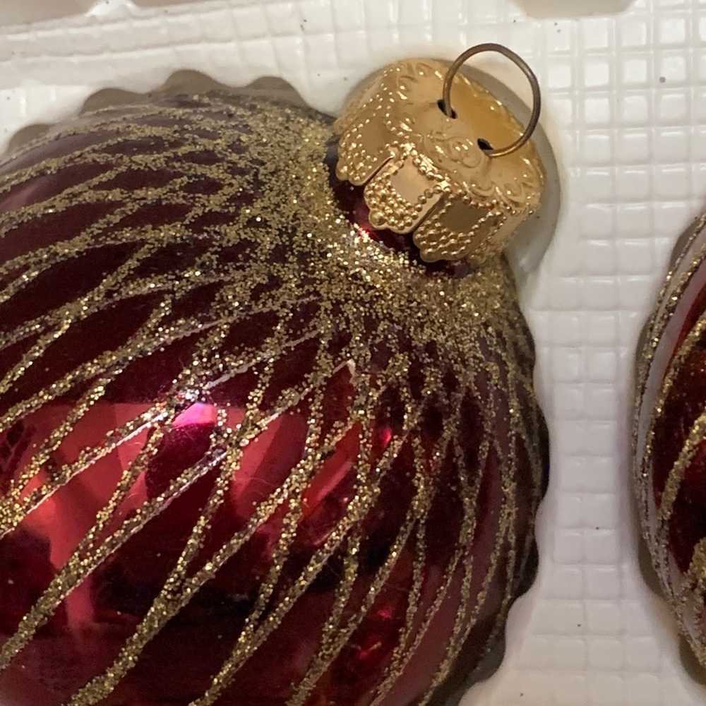 KREBS Cranberry Red and Gold Sparkle Round Glass Ornaments Gold Crowns Set of 4 - Picture 4 of 4